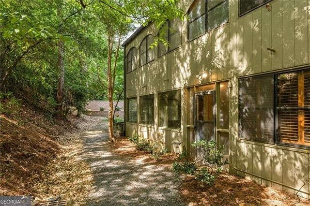 22 Glenald Way, Atlanta, GA 30327
