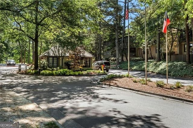22 Glenald Way, Atlanta, GA 30327