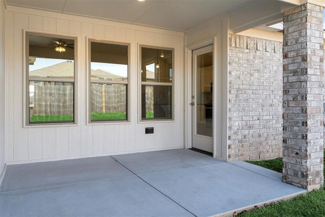 280 Woodrock Street, Harrah, OK 73045