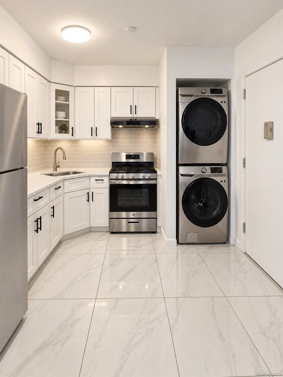 13216 Maple Avenue, Flushing, NY 11355 — photo 5