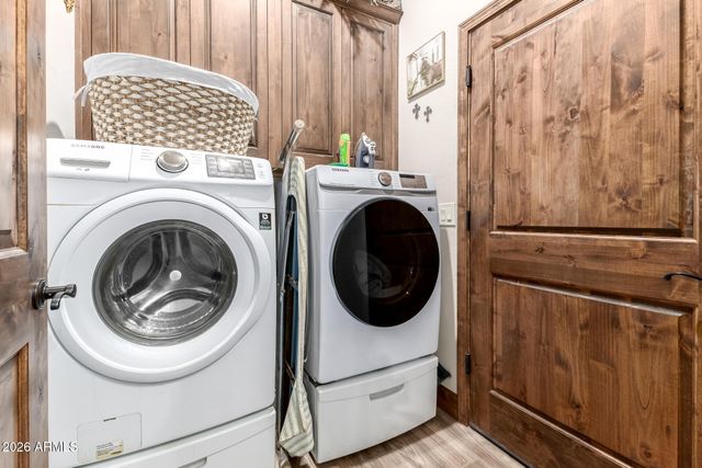 17524 E BROOKS FARM Road, Gilbert, AZ 85298