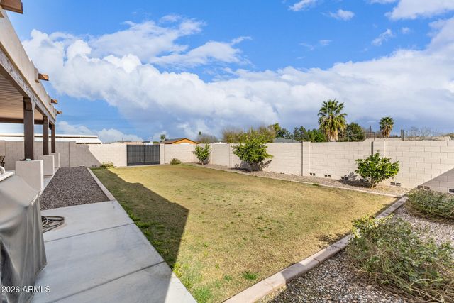 17524 E BROOKS FARM Road, Gilbert, AZ 85298