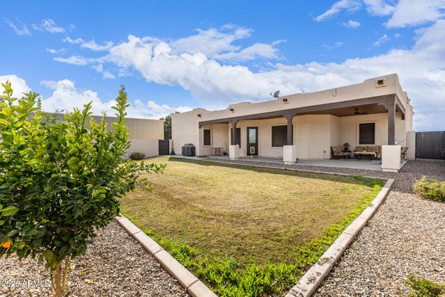 17524 E BROOKS FARM Road, Gilbert, AZ 85298