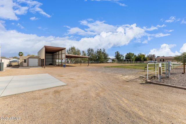 17524 E BROOKS FARM Road, Gilbert, AZ 85298