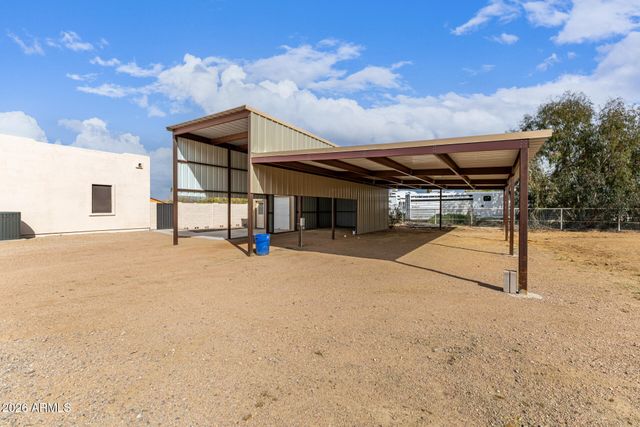 17524 E BROOKS FARM Road, Gilbert, AZ 85298