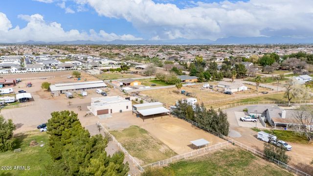 17524 E BROOKS FARM Road, Gilbert, AZ 85298