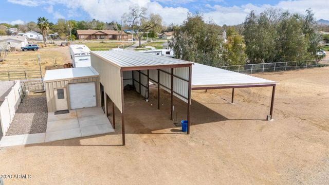 17524 E BROOKS FARM Road, Gilbert, AZ 85298