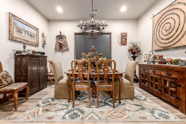 17524 E BROOKS FARM Road, Gilbert, AZ 85298