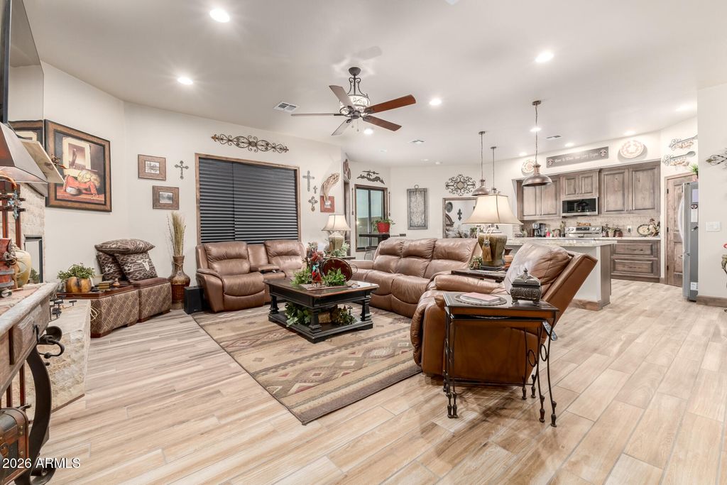 17524 E BROOKS FARM Road, Gilbert, AZ 85298 — photo 5