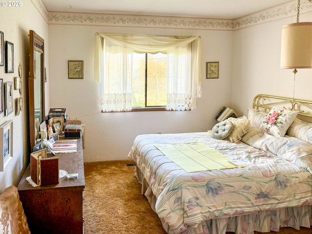 159 Ne LOMBARDY Dr, Roseburg, OR 97470