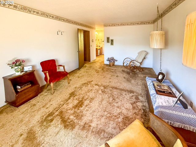 159 Ne LOMBARDY Dr, Roseburg, OR 97470