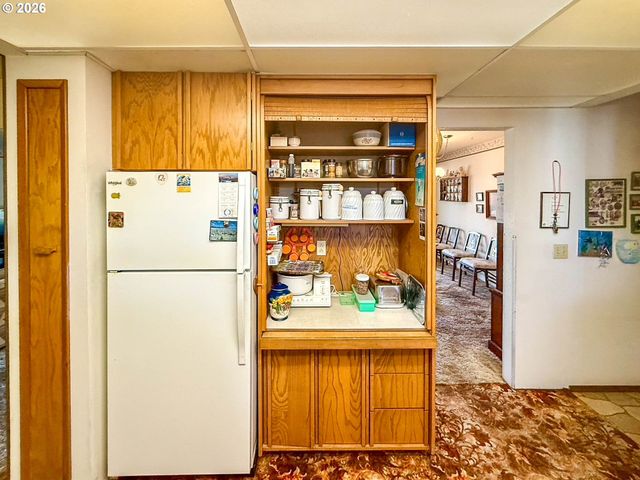 159 Ne LOMBARDY Dr, Roseburg, OR 97470