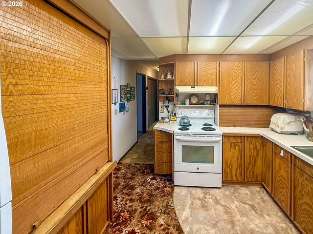 159 Ne LOMBARDY Dr, Roseburg, OR 97470