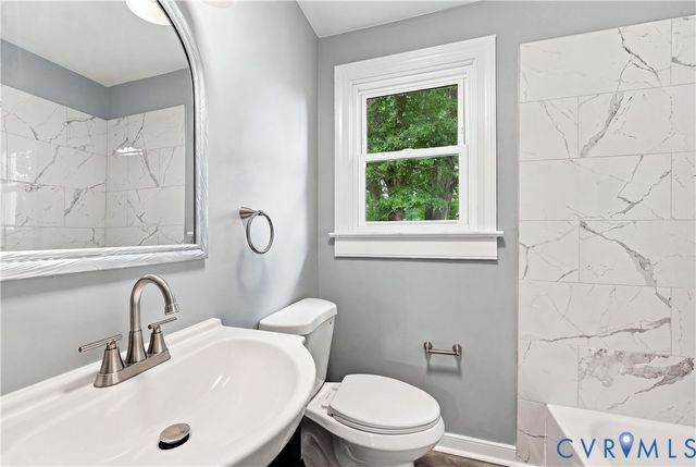 656 Battery Pl, Colonial Heights, VA 23834
