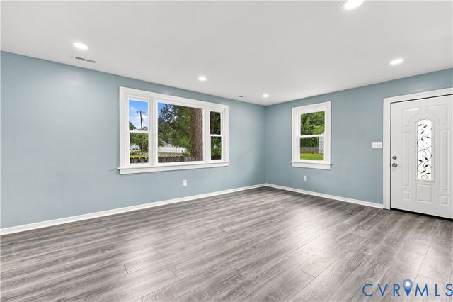 656 Battery Pl, Colonial Heights, VA 23834