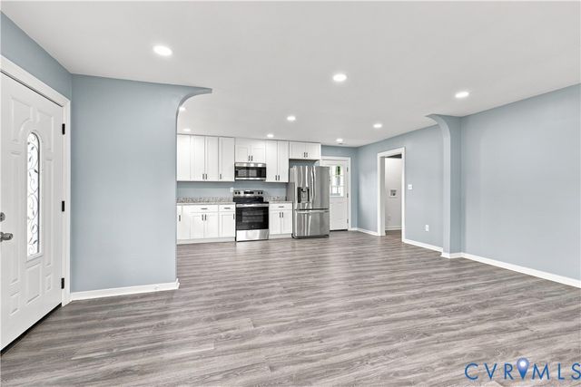 656 Battery Pl, Colonial Heights, VA 23834
