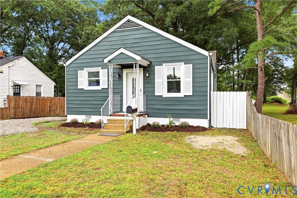 656 Battery Pl, Colonial Heights, VA 23834