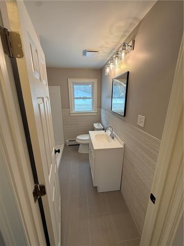 101 Farmland Road, Warwick, RI 02889