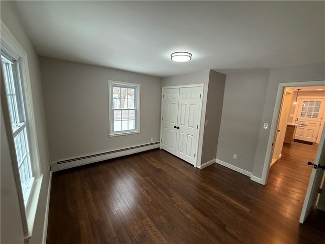 101 Farmland Road, Warwick, RI 02889