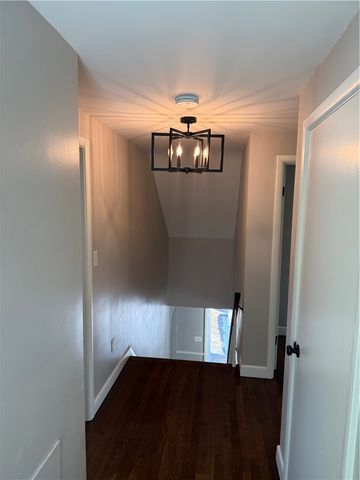 101 Farmland Road, Warwick, RI 02889