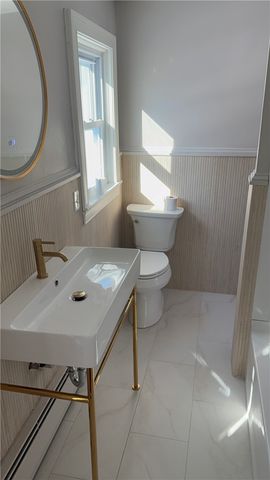 101 Farmland Road, Warwick, RI 02889