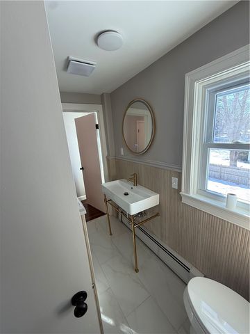 101 Farmland Road, Warwick, RI 02889