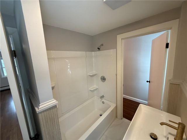 101 Farmland Road, Warwick, RI 02889