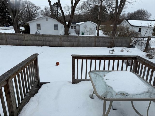 101 Farmland Road, Warwick, RI 02889