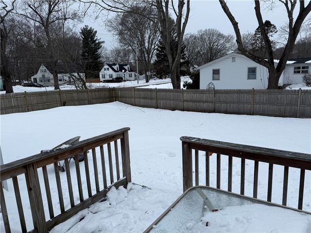 101 Farmland Road, Warwick, RI 02889