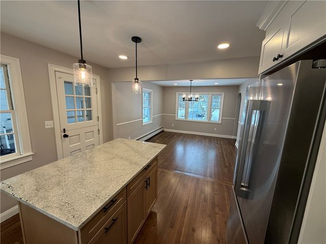 101 Farmland Road, Warwick, RI 02889