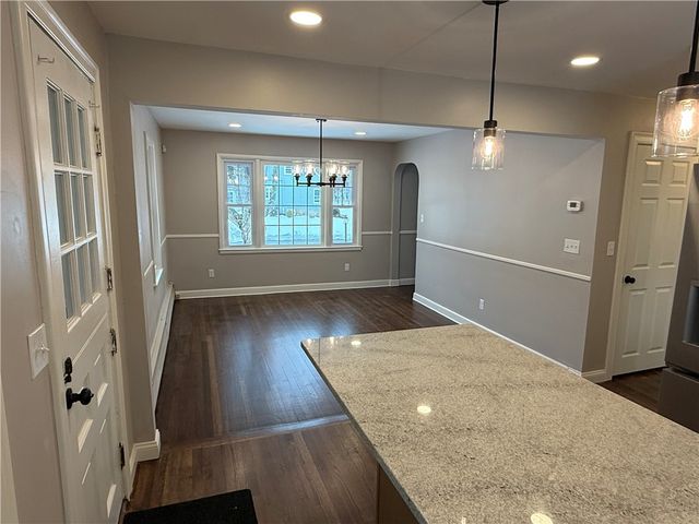 101 Farmland Road, Warwick, RI 02889