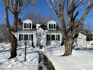 101 Farmland Road, Warwick, RI 02889
