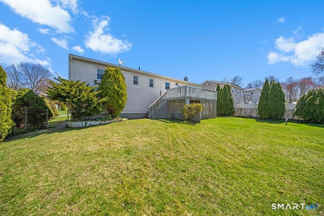 25 Greenview Drive, Waterbury, CT 06708