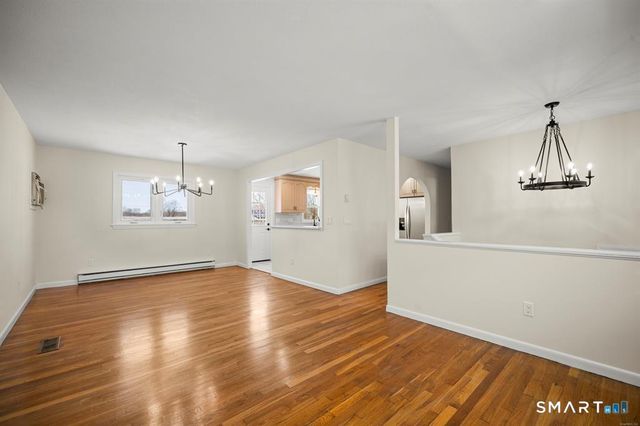 25 Greenview Drive, Waterbury, CT 06708