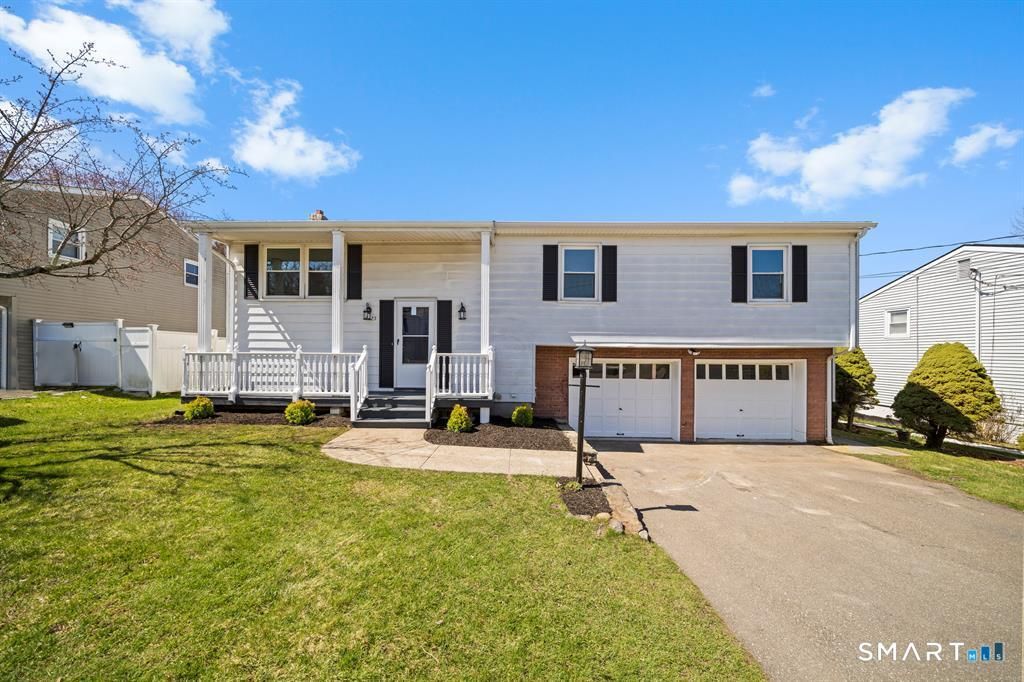 25 Greenview Drive, Waterbury, CT 06708