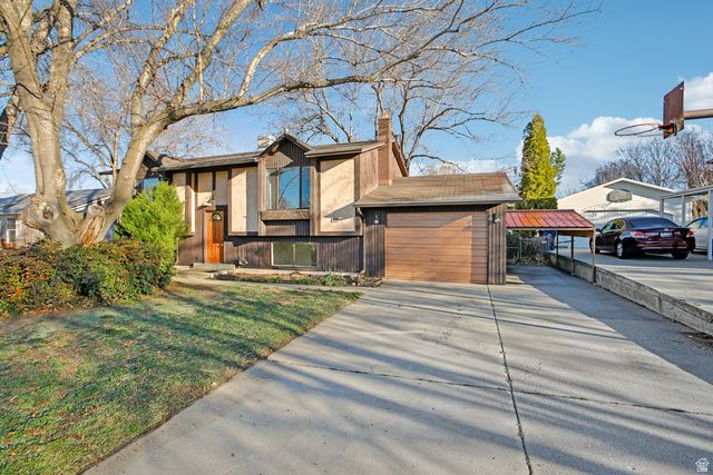 569 E ALOHA LN, Sandy, UT 84070