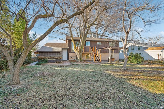 569 E ALOHA LN, Sandy, UT 84070