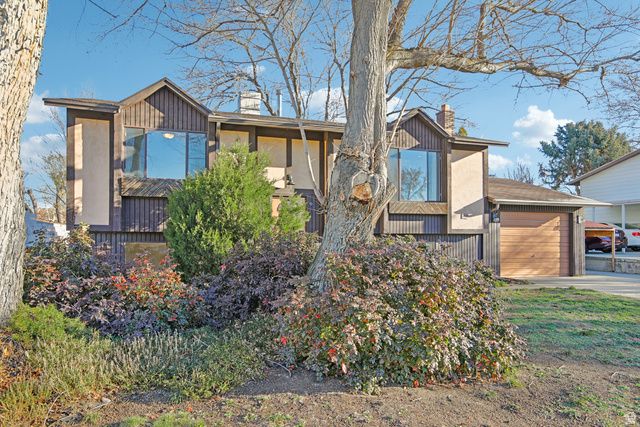 569 E ALOHA LN, Sandy, UT 84070