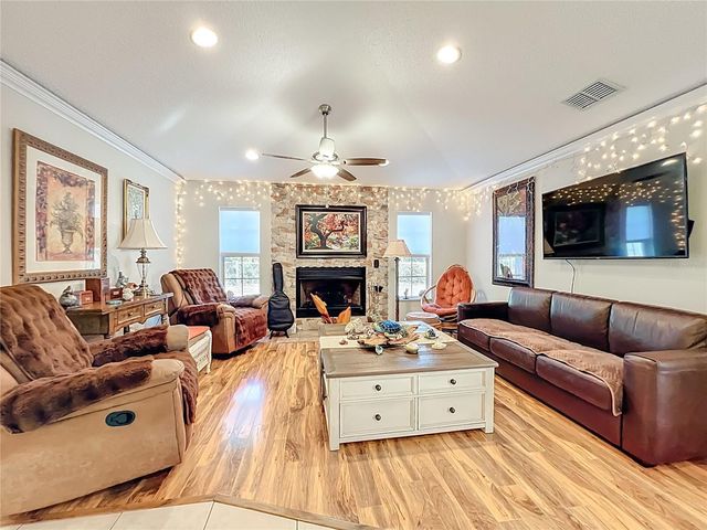 11740 SE 169TH AVENUE ROAD, Ocklawaha, FL 32179