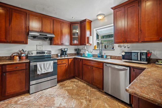 837 Lewis Road, Royal Oaks, CA 95076