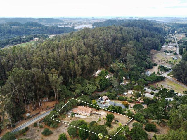 837 Lewis Road, Royal Oaks, CA 95076