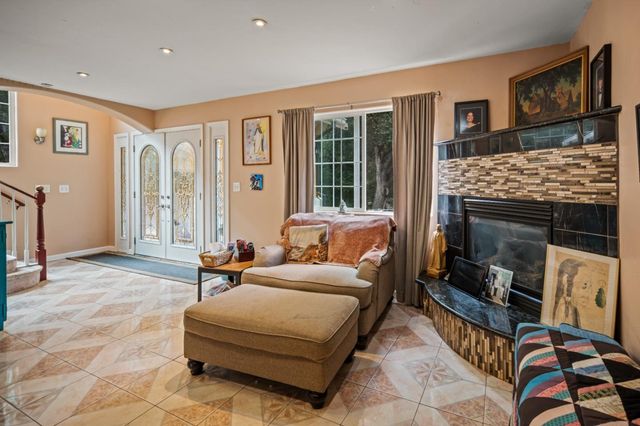 837 Lewis Road, Royal Oaks, CA 95076