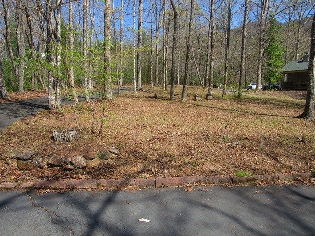 693 Puett Cove, Marble, NC 28960