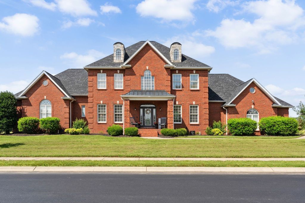815 Stonebrook Dr, Lebanon, TN 37087