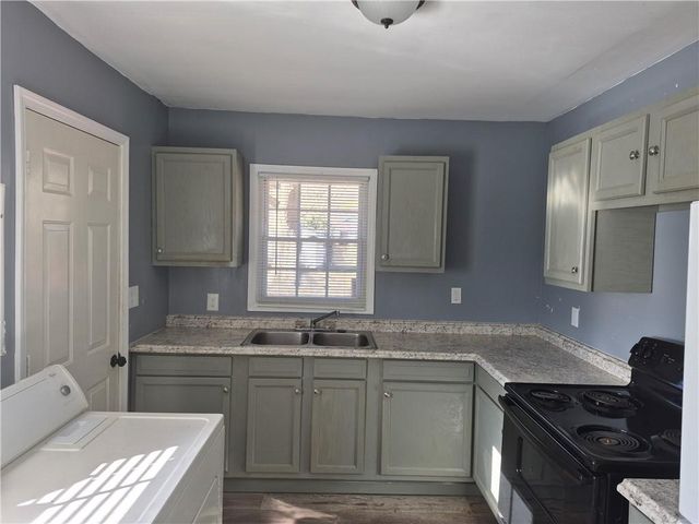 880 White Oak Drive, Forest Park, GA 30297