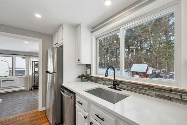 1015 South St, Tewksbury, MA 01876