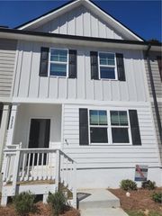 2822 Saratoga Lake View, Decatur, GA 30034