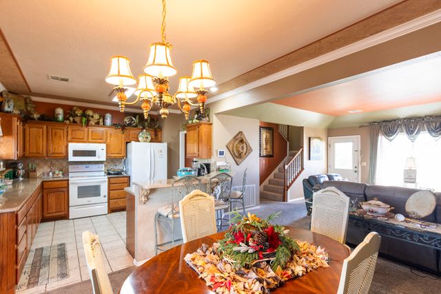 703 E 10th Street, Grove, OK 74344