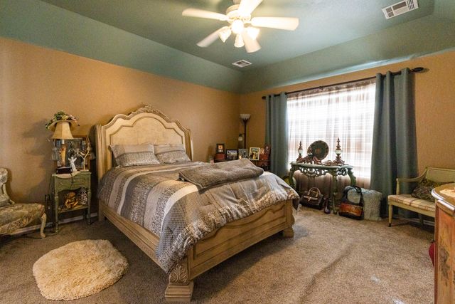 703 E 10th Street, Grove, OK 74344