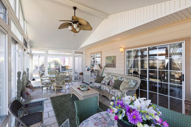 703 E 10th Street, Grove, OK 74344